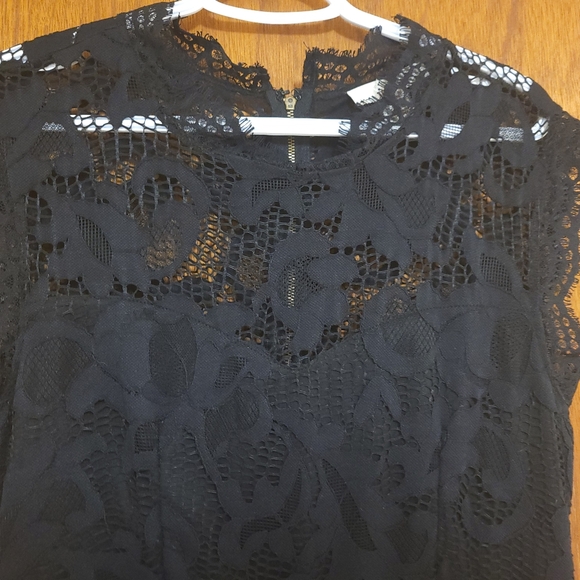 Ladies black lace dress - Picture 4 of 7